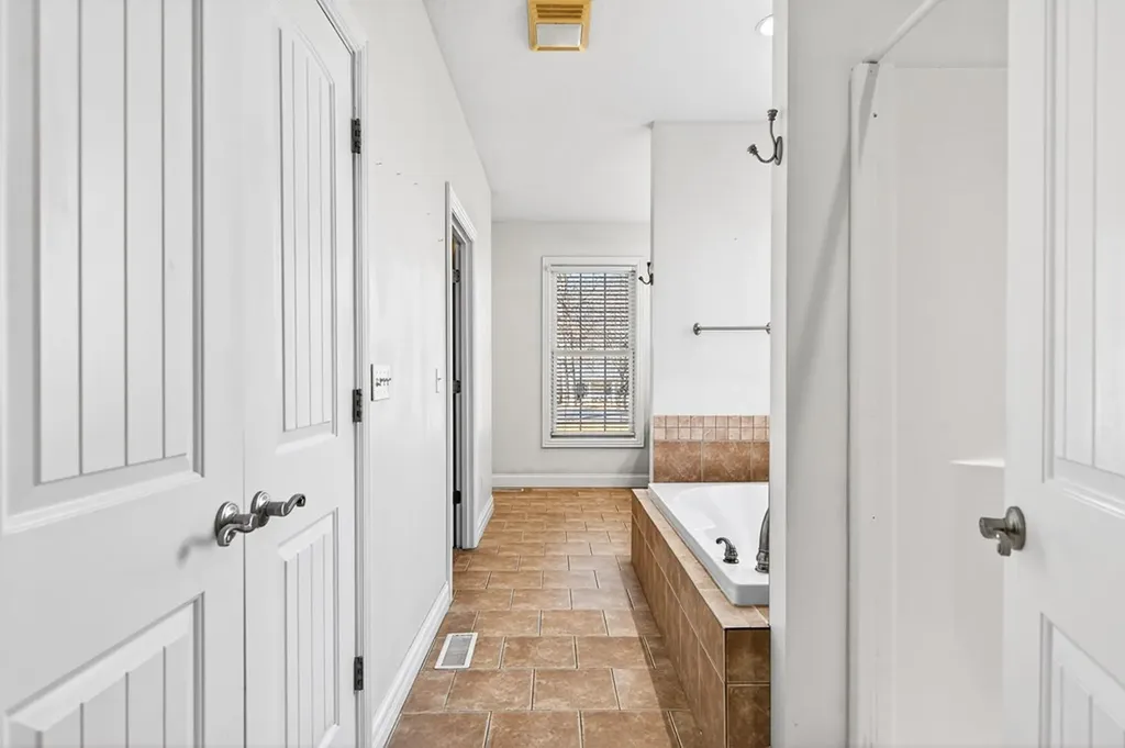 1945 W Creston Road Crossville TN 38571