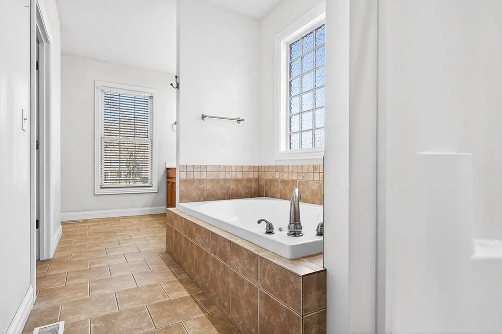 1945 W Creston Road Crossville TN 38571