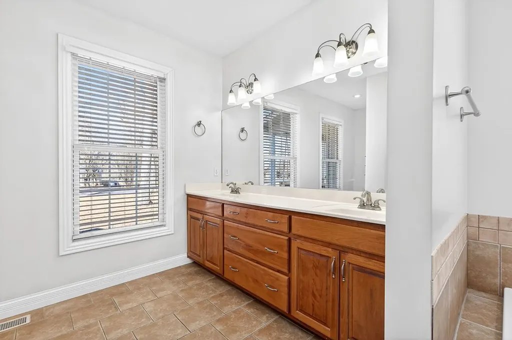 1945 W Creston Road Crossville TN 38571