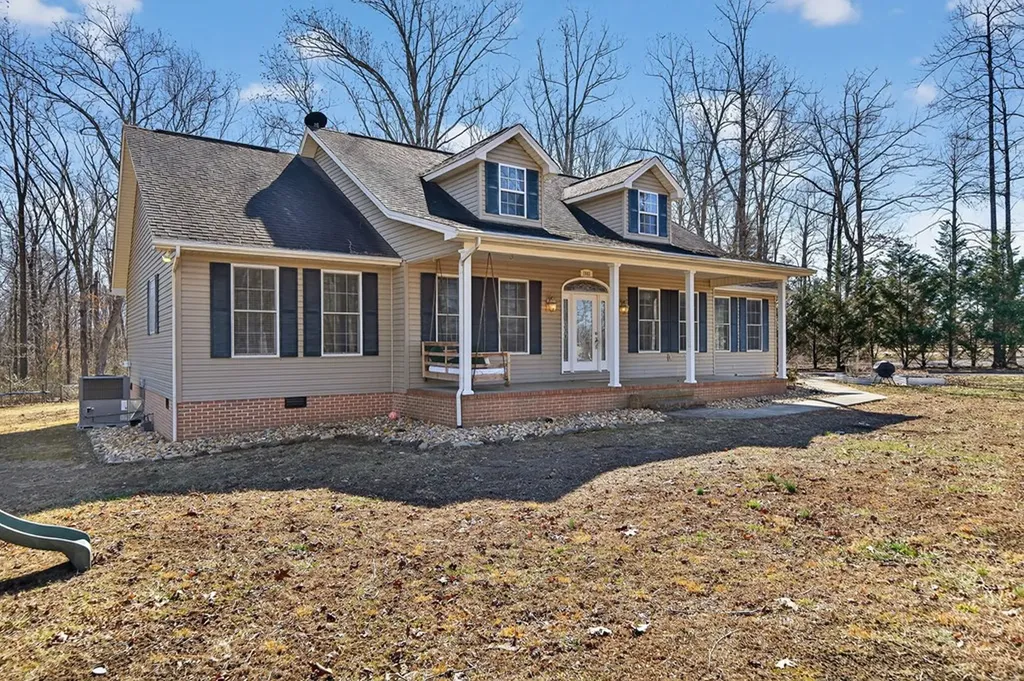 1945 W Creston Road Crossville TN 38571