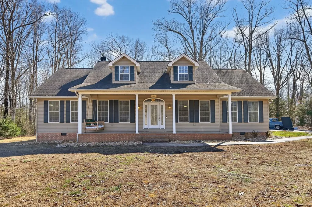 1945 W Creston Road Crossville TN 38571