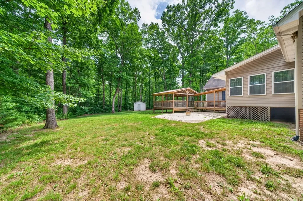 1945 W Creston Road Crossville TN 38571
