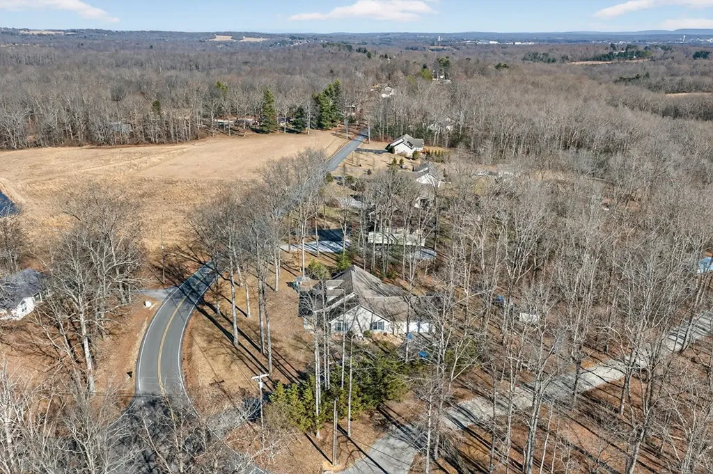 1945 W Creston Road Crossville TN 38571