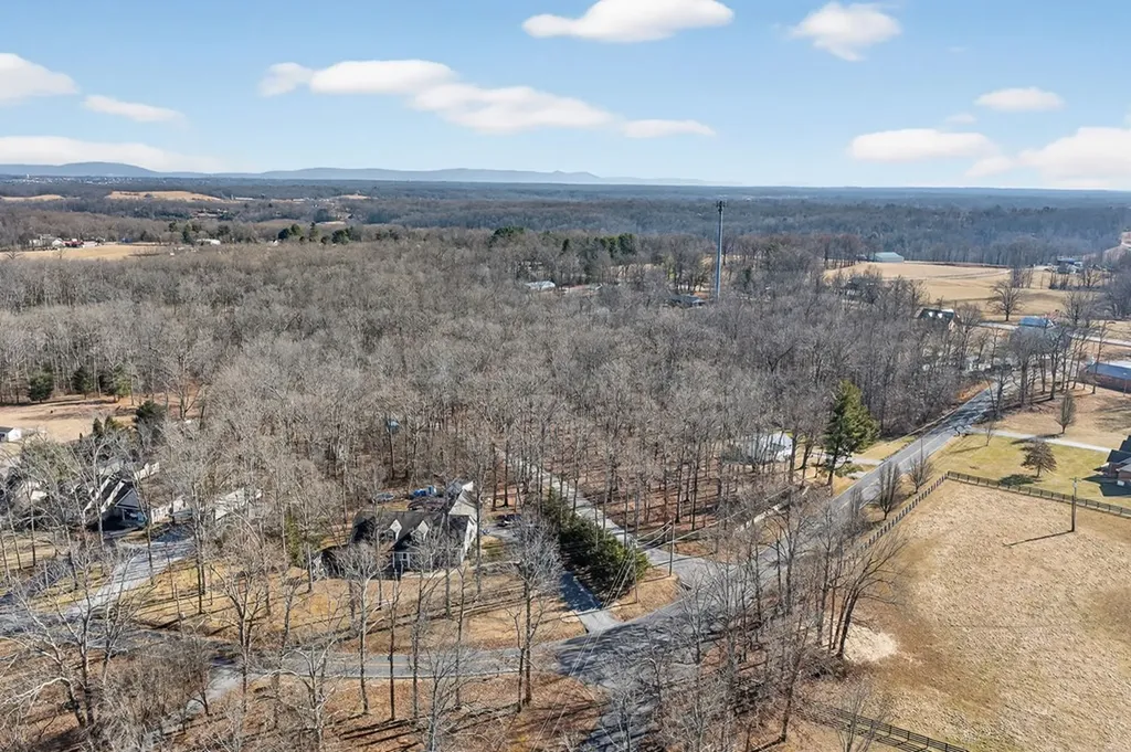 1945 W Creston Road Crossville TN 38571