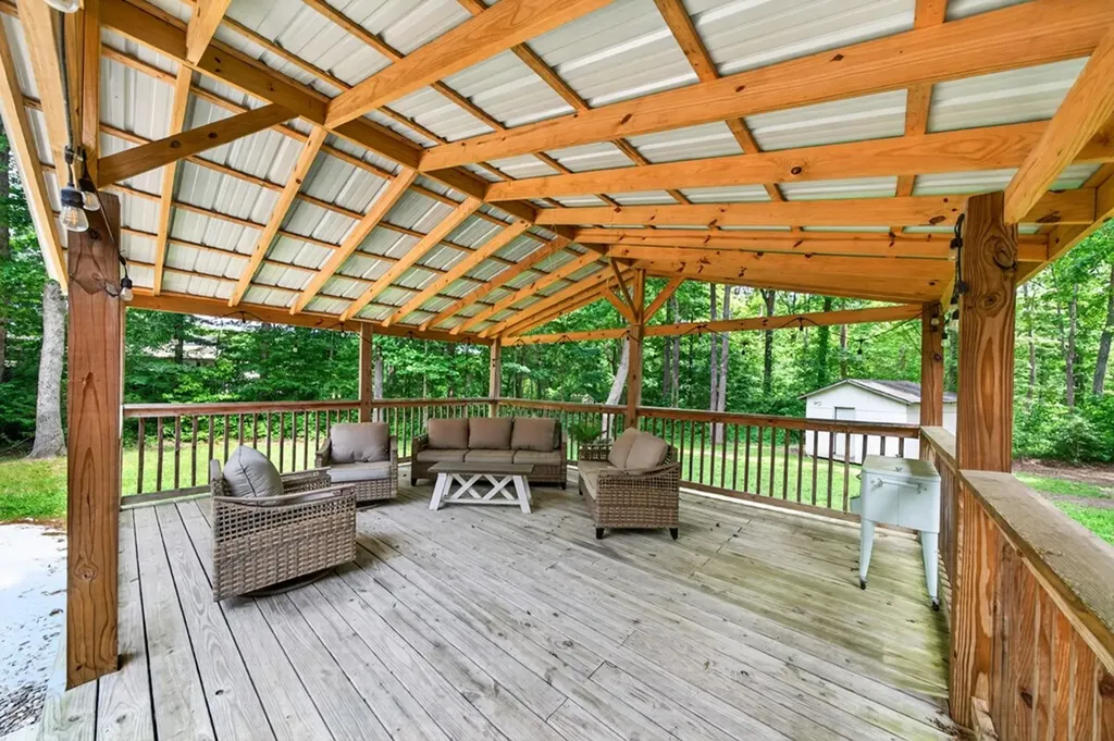1945 W Creston Road Crossville TN 38571