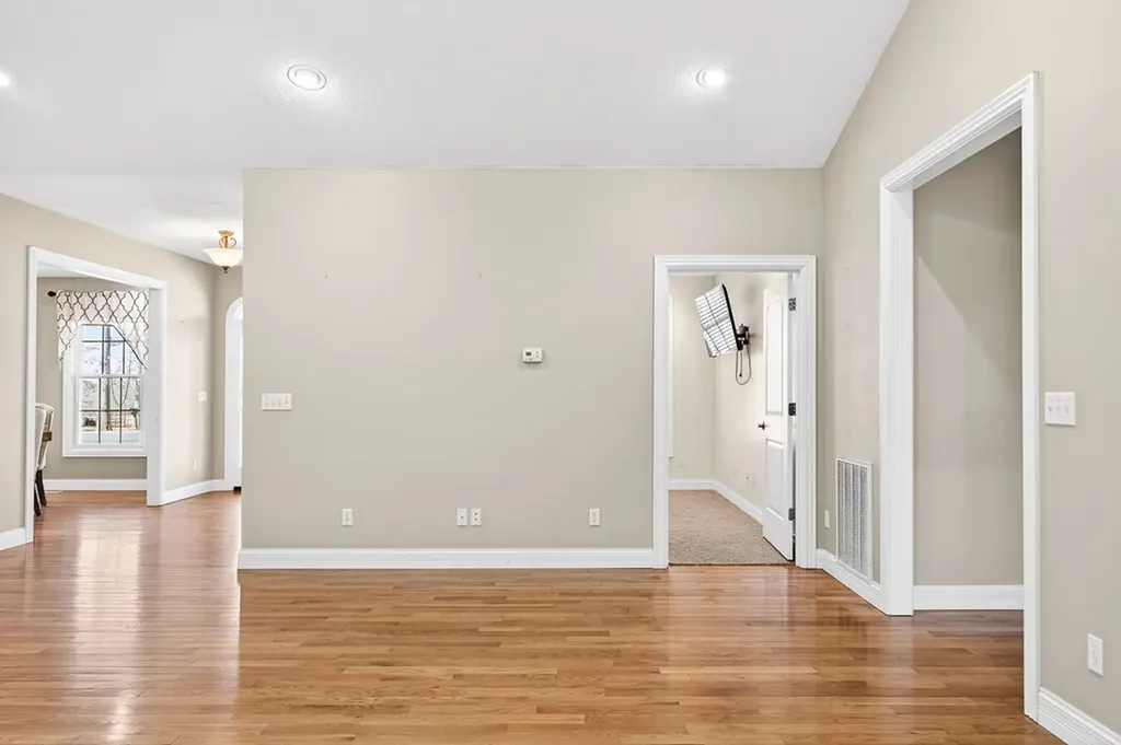 1945 W Creston Road Crossville TN 38571