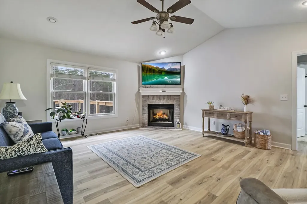 93 Tower Way Allardt TN 38504