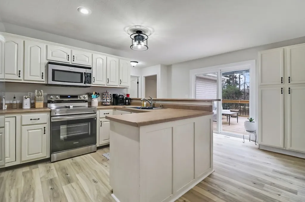 93 Tower Way Allardt TN 38504