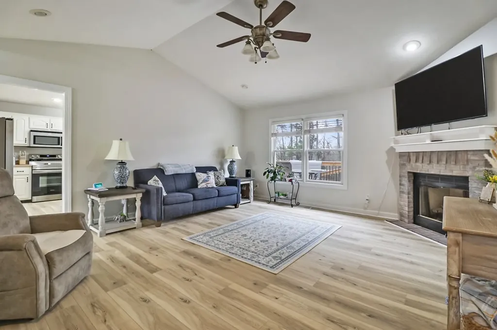 93 Tower Way Allardt TN 38504