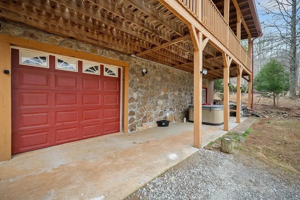 2021 Milky Way Road Jamestown TN 38556