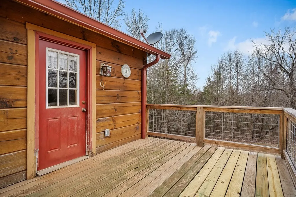 2021 Milky Way Road Jamestown TN 38556