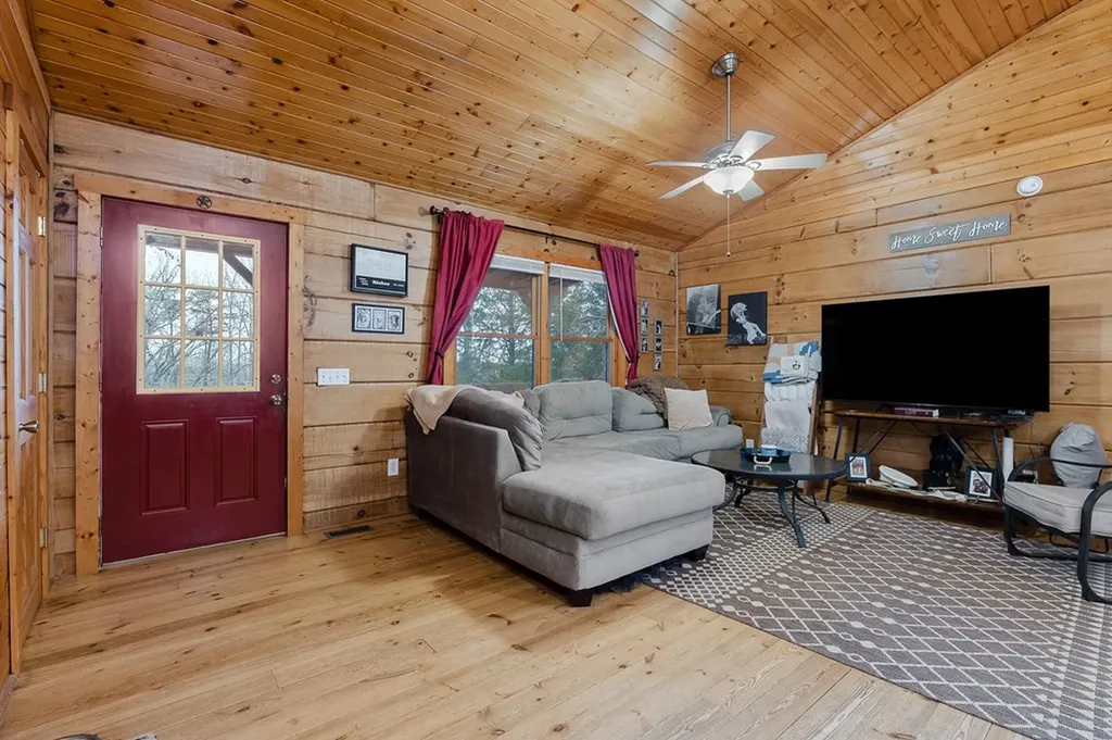 2021 Milky Way Road Jamestown TN 38556