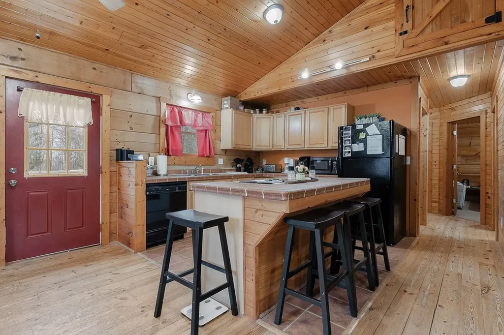 2021 Milky Way Road Jamestown TN 38556