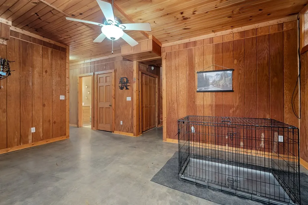 2021 Milky Way Road Jamestown TN 38556