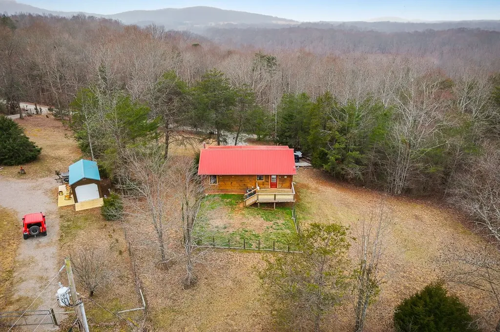 2021 Milky Way Road Jamestown TN 38556