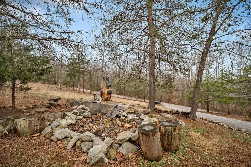 2021 Milky Way Road Jamestown TN 38556