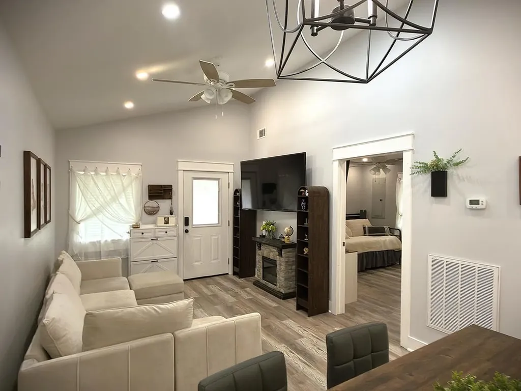 817 Oakland Park Drive Livingston TN 38570