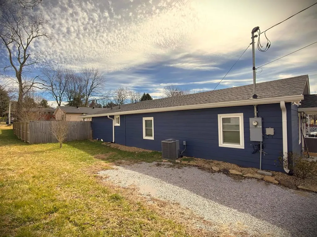 817 Oakland Park Drive Livingston TN 38570