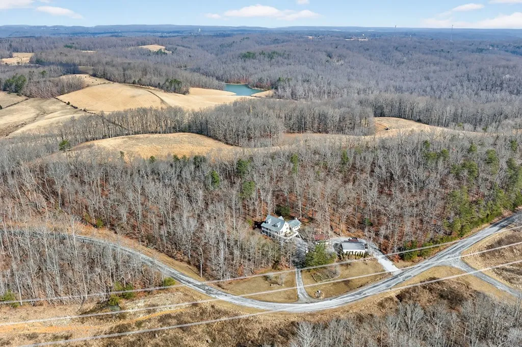 2144 Street Place Loop Monterey TN 38574