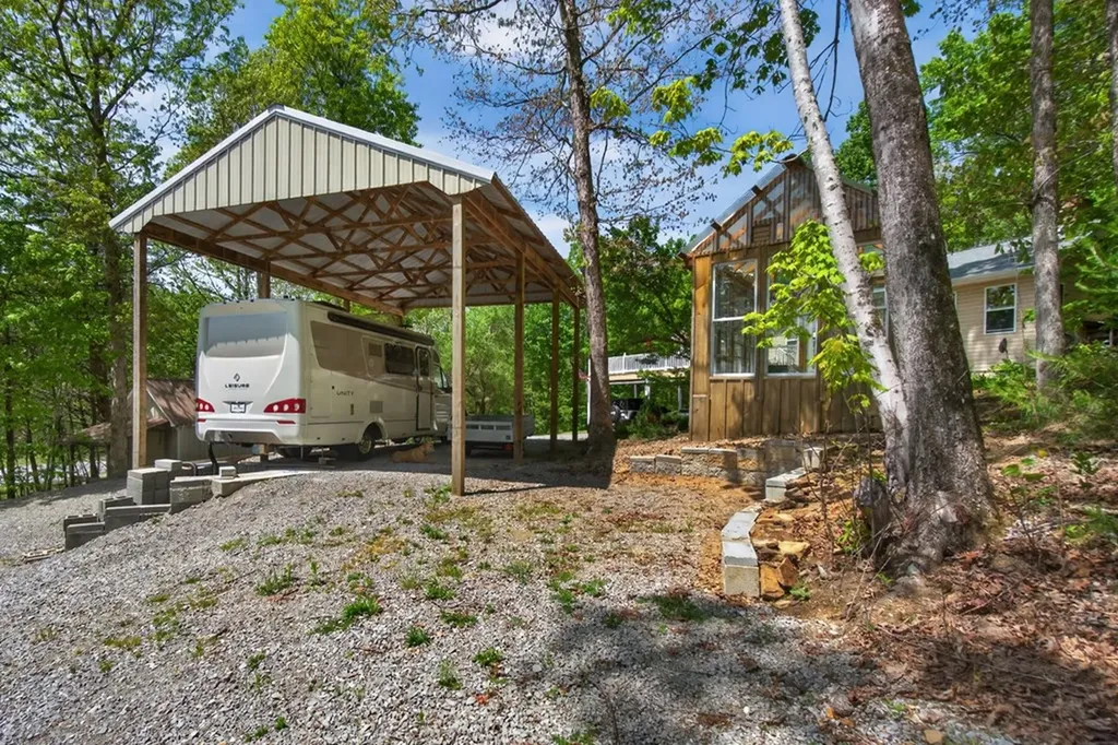 2144 Street Place Loop Monterey TN 38574