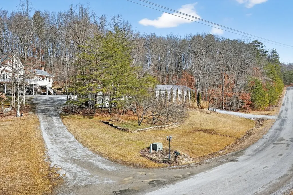 2144 Street Place Loop Monterey TN 38574