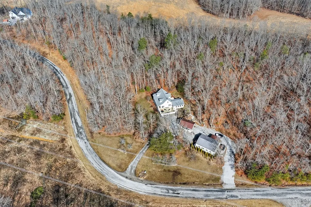 2144 Street Place Loop Monterey TN 38574