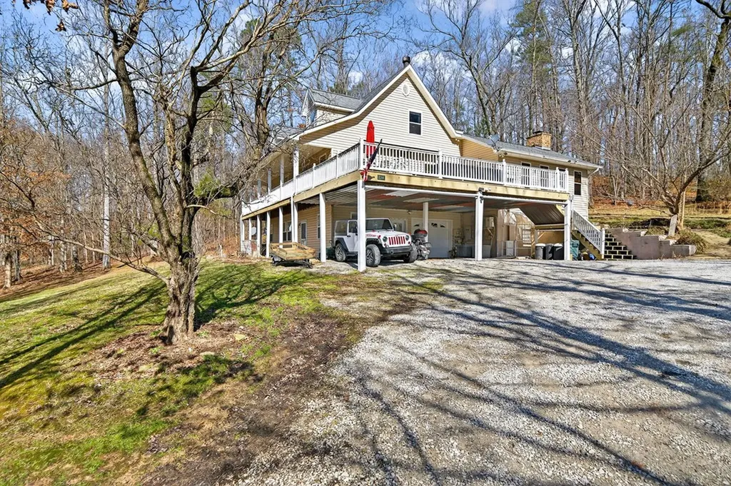 2144 Street Place Loop Monterey TN 38574