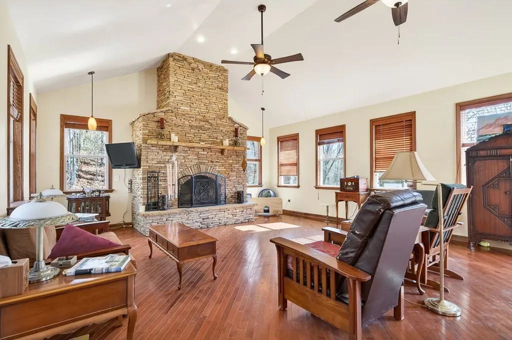 2144 Street Place Loop Monterey TN 38574