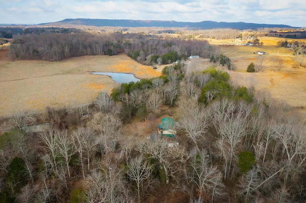 786 Quebeck Road Quebeck TN 38579