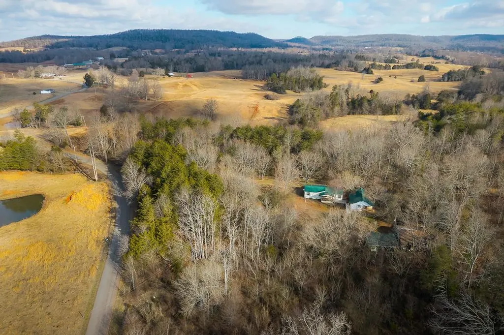 786 Quebeck Road Quebeck TN 38579