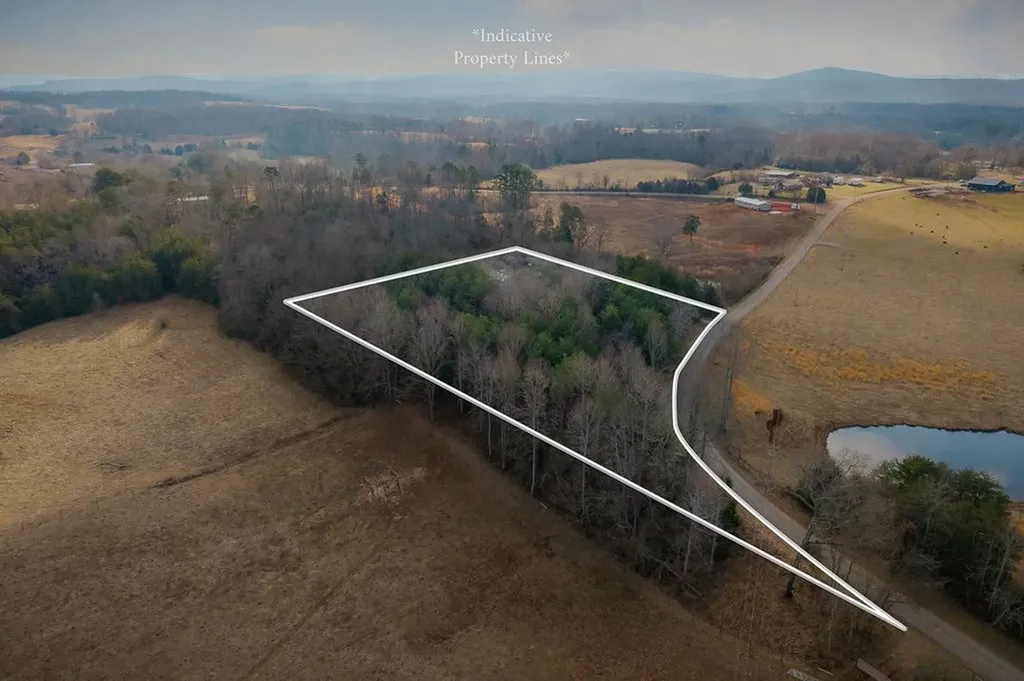 786 Quebeck Road Quebeck TN 38579