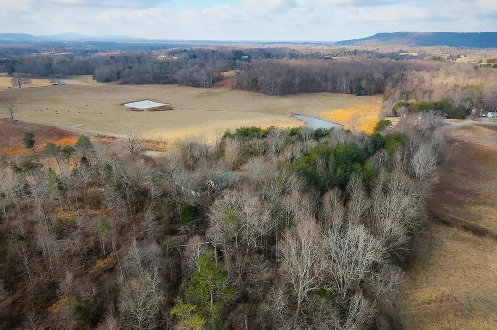 786 Quebeck Road Quebeck TN 38579