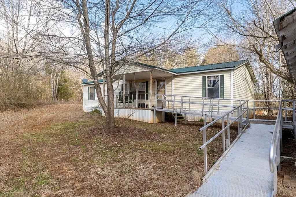 786 Quebeck Road Quebeck TN 38579