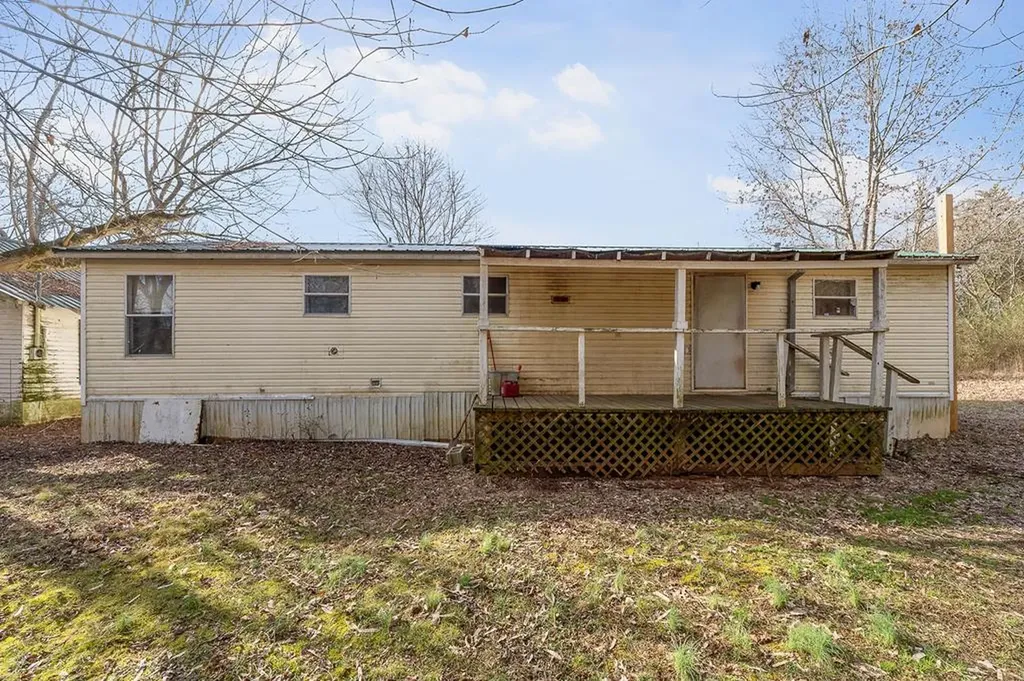 786 Quebeck Road Quebeck TN 38579