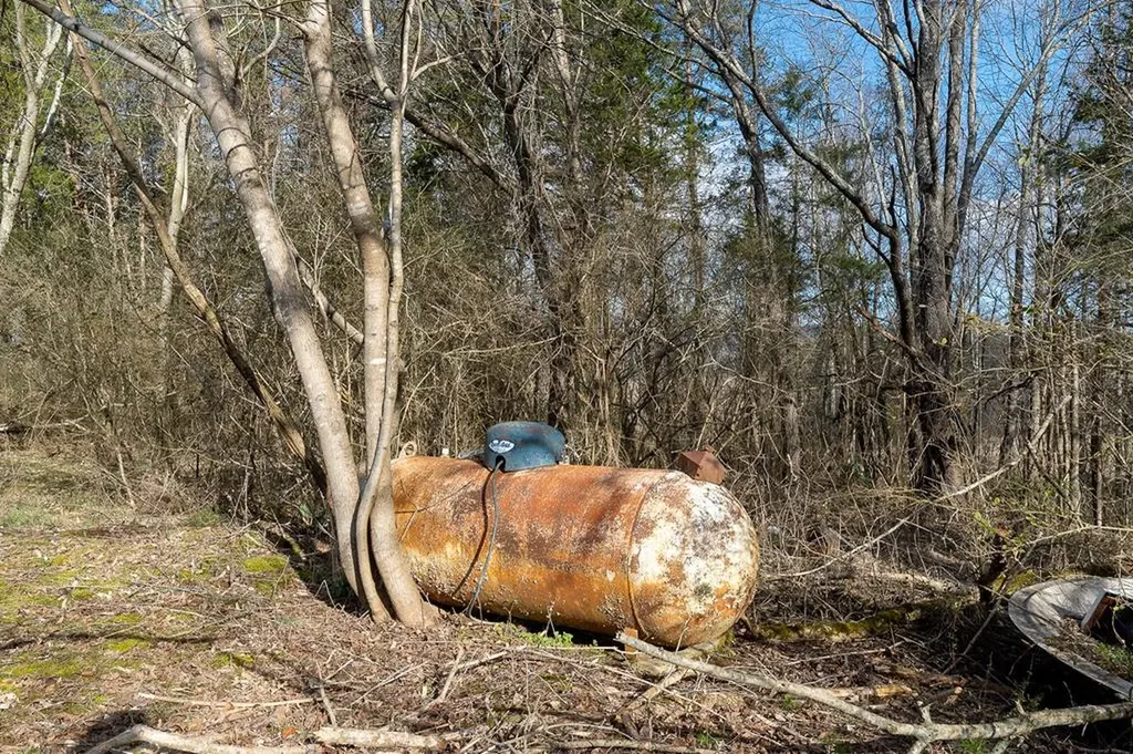 786 Quebeck Road Quebeck TN 38579