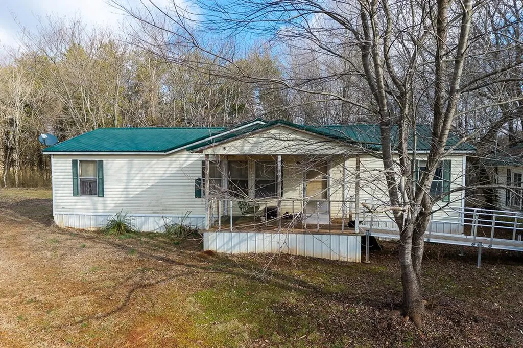 786 Quebeck Road Quebeck TN 38579