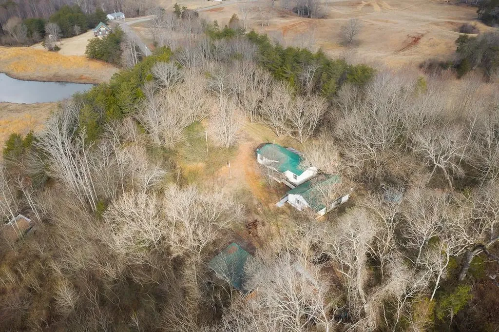 786 Quebeck Road Quebeck TN 38579