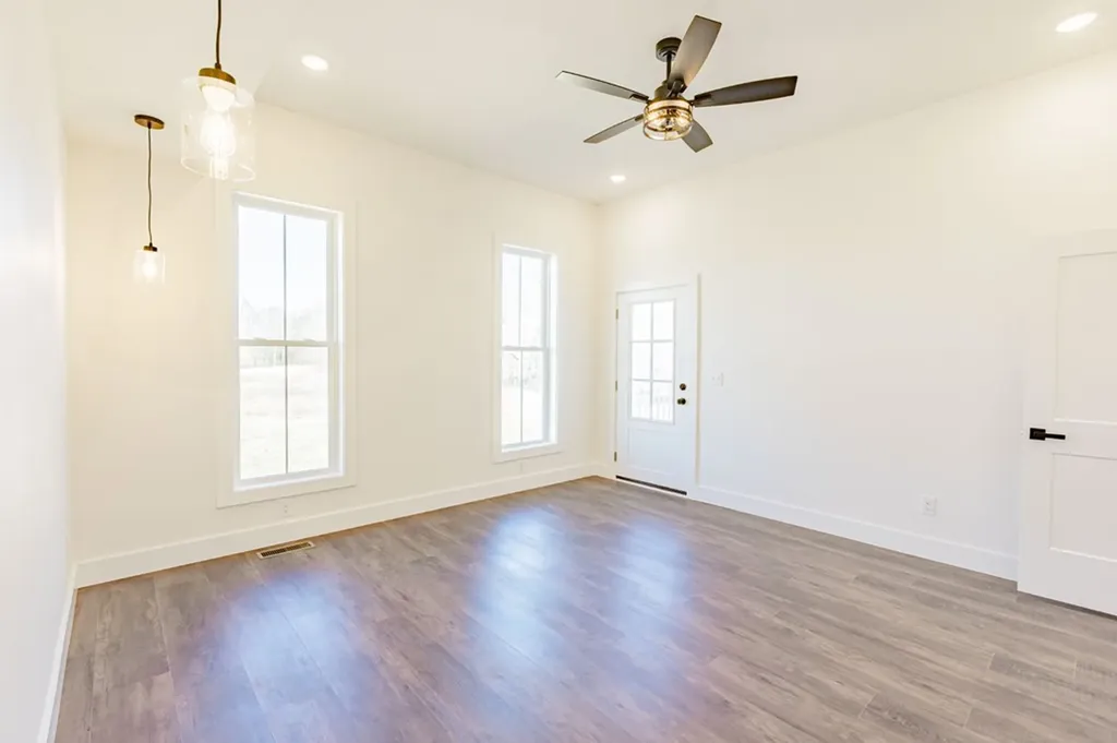 1248 Lowery Road Walling TN 38587