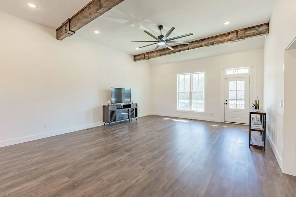 1248 Lowery Road Walling TN 38587