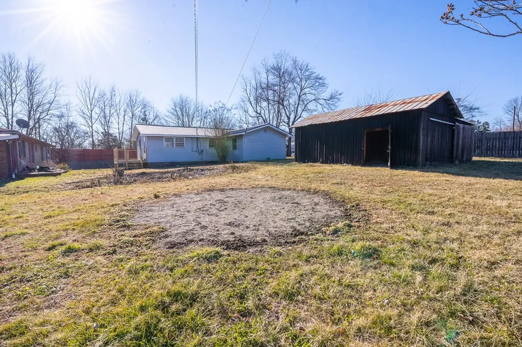 408 E Williams Avenue Monterey TN 38574