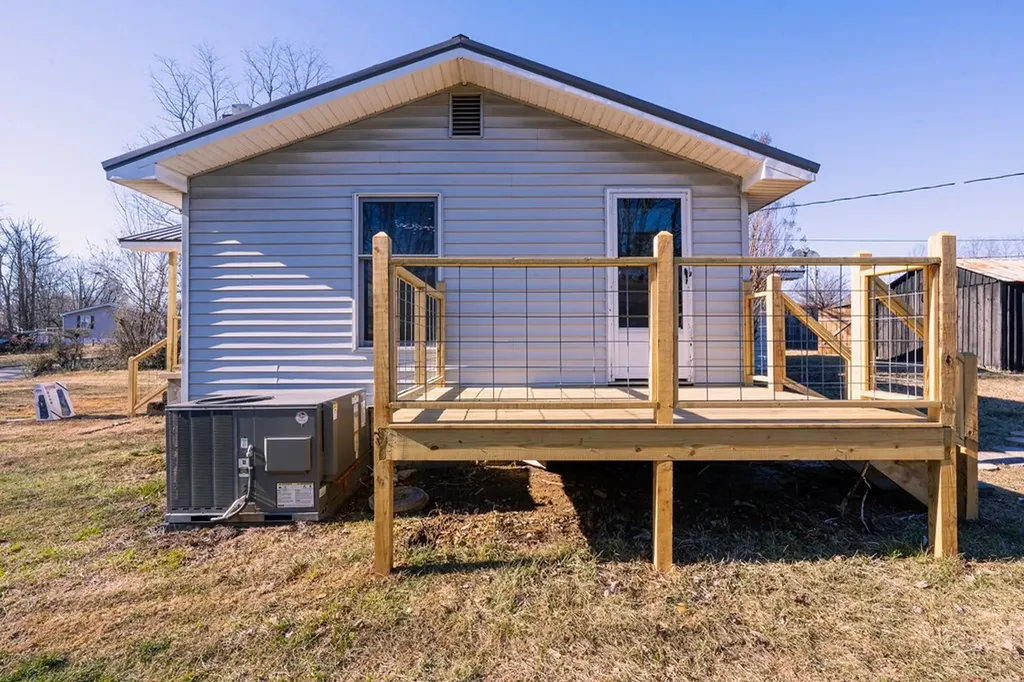 408 E Williams Avenue Monterey TN 38574