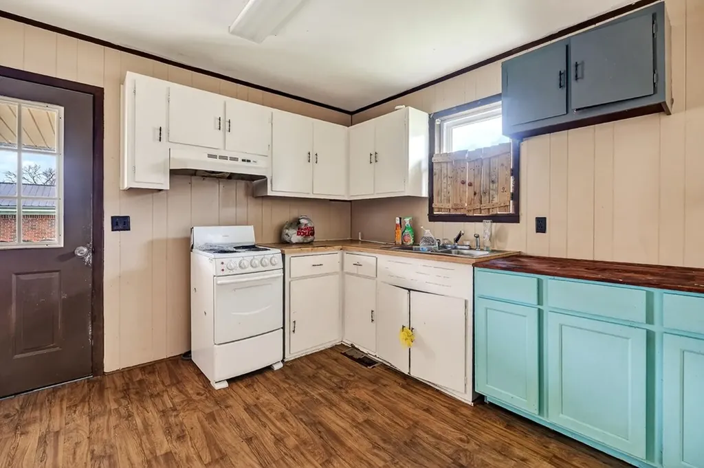 1105 Riverside Drive Celina TN 38551