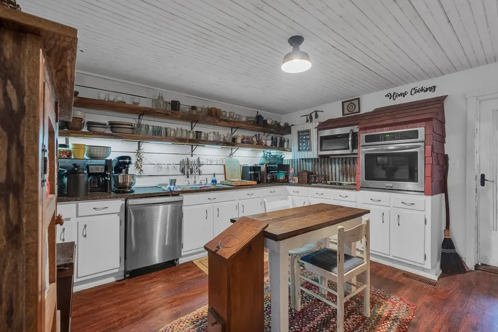 11594 Beersheba Highway Mcminnville TN 37110