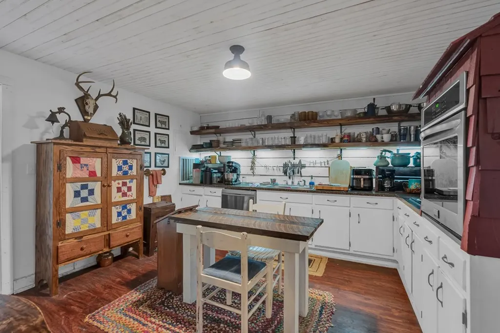 11594 Beersheba Highway Mcminnville TN 37110