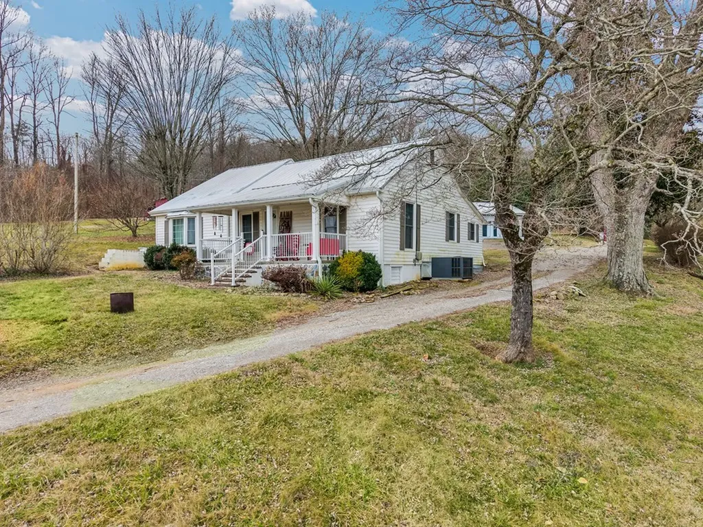 11594 Beersheba Highway Mcminnville TN 37110