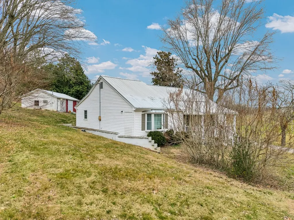 11594 Beersheba Highway Mcminnville TN 37110