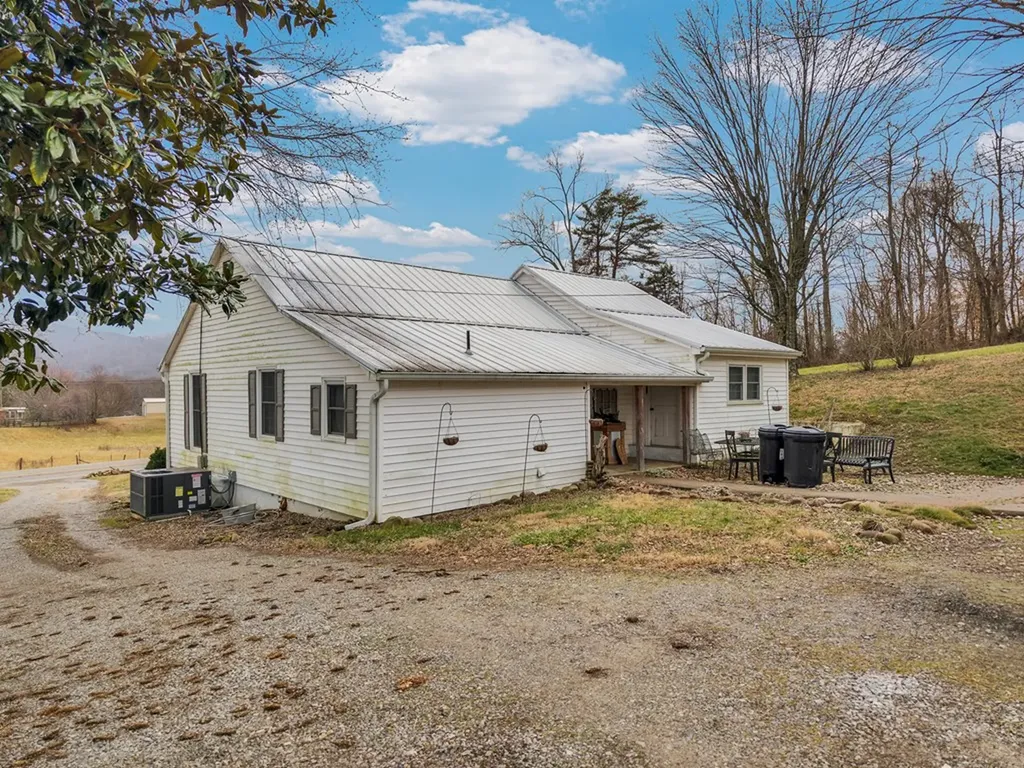 11594 Beersheba Highway Mcminnville TN 37110