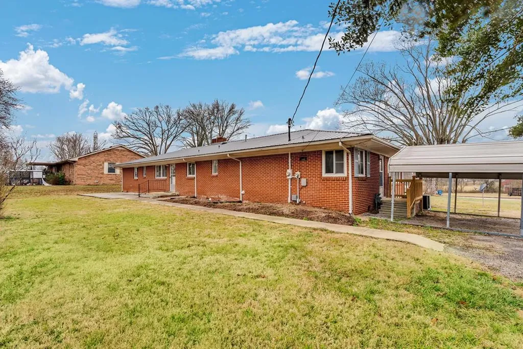 540 4th Avenue S Baxter TN 38544