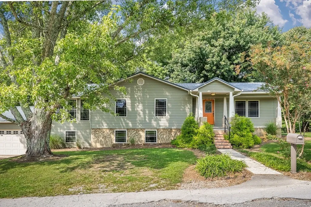 571 Larry Davis Street Spencer TN 38585