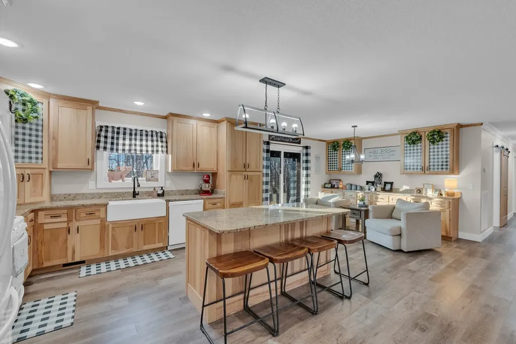 1079 South Lane Grimsley TN 38565